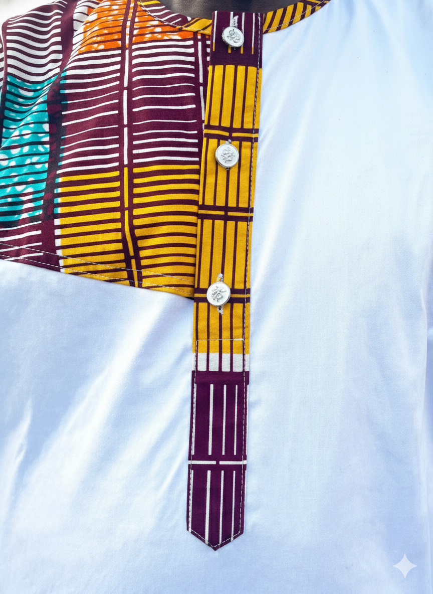 Haut boutonné à col rond blanc combiné avec un motif Ankara multicolore