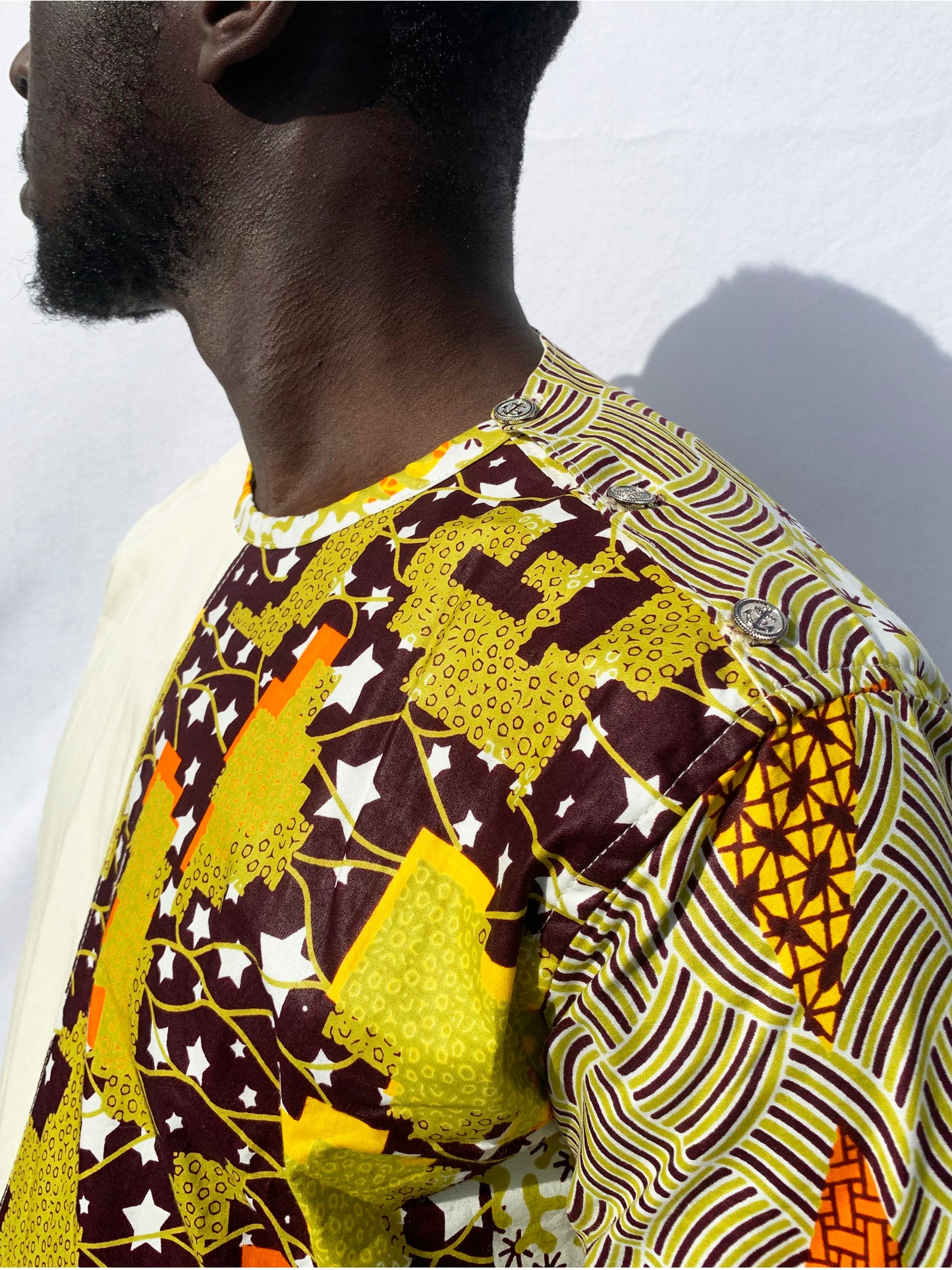 Short sleeve contrasting green / off-white & ankara round neck top